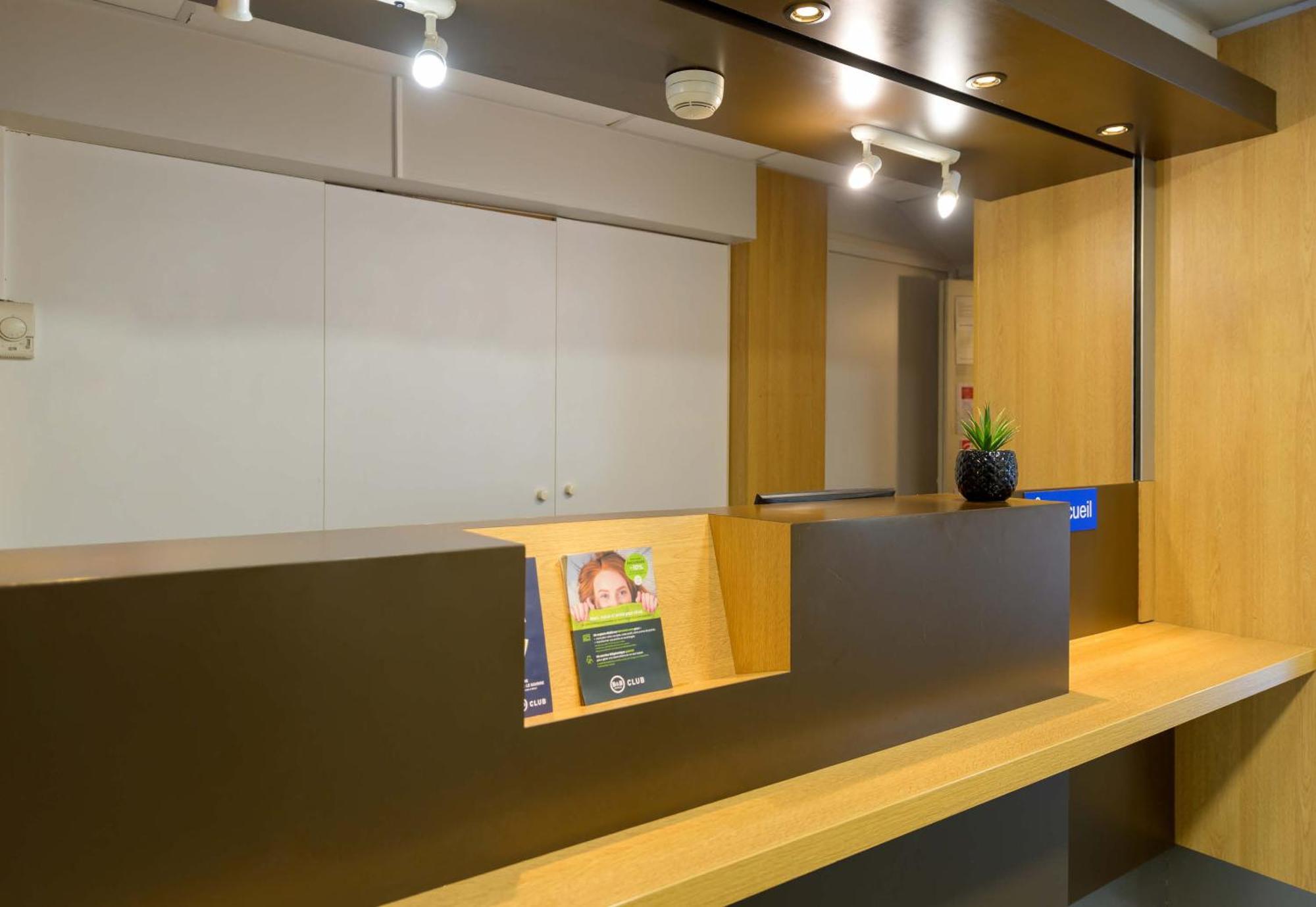 B&B Hotel Pontault Combault ภายนอก รูปภาพ