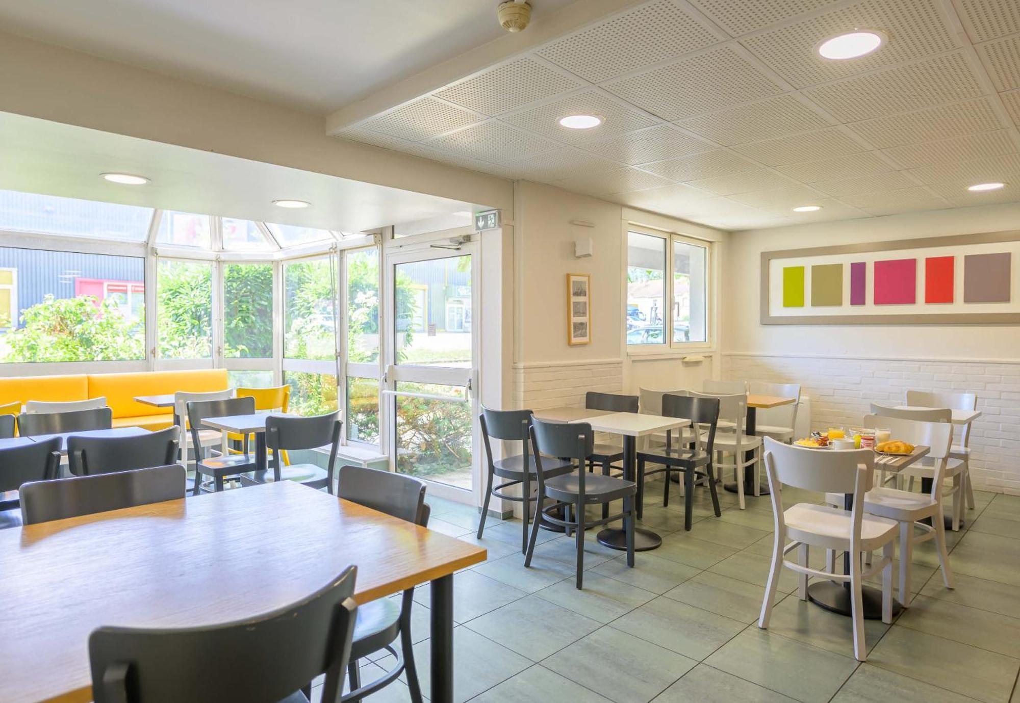 B&B Hotel Pontault Combault ภายนอก รูปภาพ